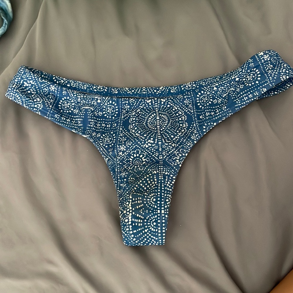 Cheeky bikini bottom jolyn